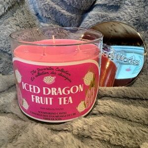Bath & Body Works Iced Dragon Fruit Tea Candle - Vibrant Pink